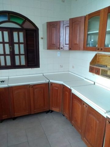 CA Alugo casa com 2/4 com grande espaço externo de jardim e quintal em piatã !!
