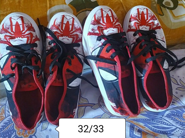 roupas e sapatos infantis