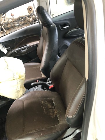 Sucata de cobalt 1.8 2018 com 55 mil km  - Foto 2