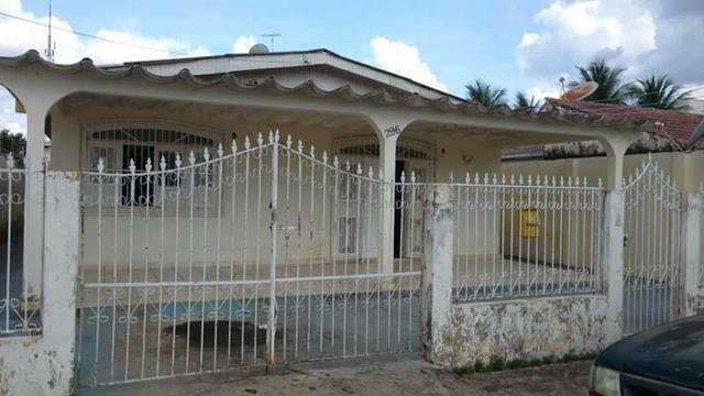 Excelente oportunidade. Casa na Isaura Parente próximo ao supermercado Araujo