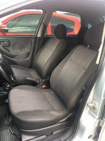 Corsa sedan 1.4 2009 - Foto 4