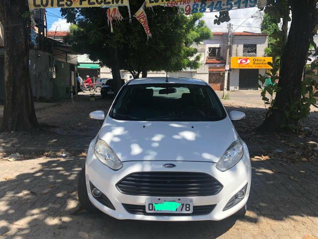 Ford Fiesta 2014 - Foto 4