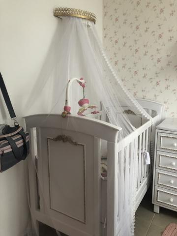 Vendo berço vira cama com dossel e colchão - Foto 2