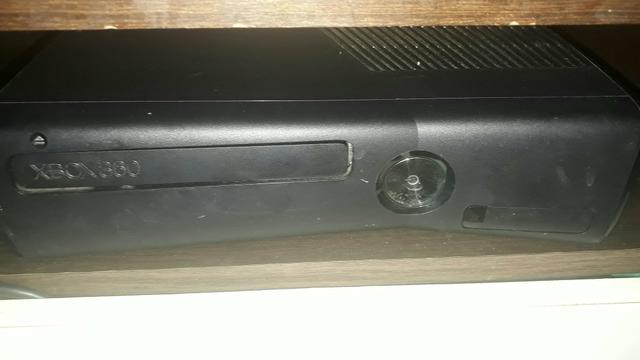 Vendo xbox 360 com jogos