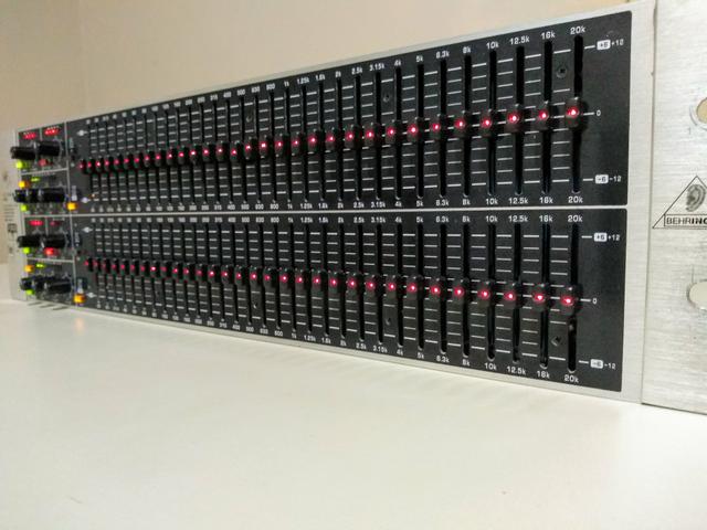 Equalizador Behringer Ultragraph Pro Fbq 6200 - Foto 5