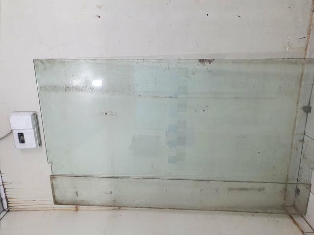 Vendo porta de vidro 2,20x1,00 - Foto 3