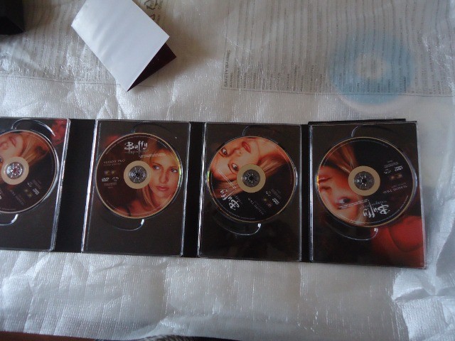 Buffy - A Caça Vampiros - 2ª Temporada Completa - Foto 4