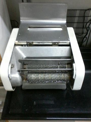 (Raridade) Amaciador Industrial Carne E Bifes Máquinas Lo Pumo Batedor De Bife 220v - Foto 2