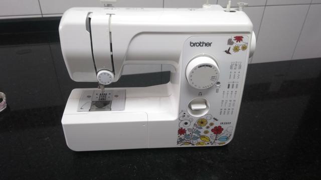 Máquina de Costura Brother