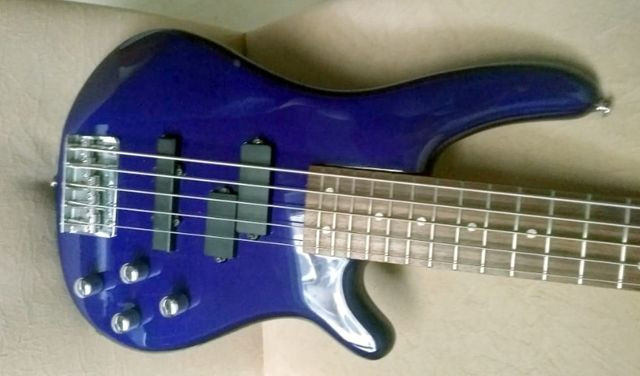 Baixo Condor 5 cordas Ativo