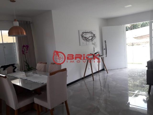Charmosa casa em condomínio com 4 quartos sendo 2 suítes no Parque do Imbuí - Foto 6