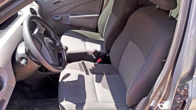 Toyota Etios 1.5 Sedan 2013 Flex Conservado IPVA e Licenciamento 2020 Pagos - Foto 3
