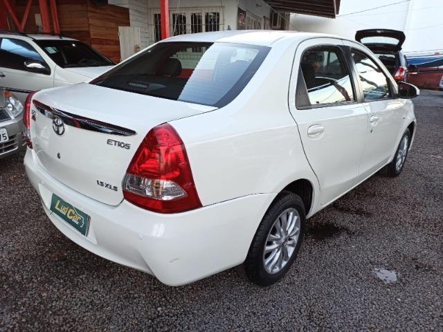 Toyota Etios Hatch Etios XLS platinum 1.5 (Flex) 2014 - Foto 2