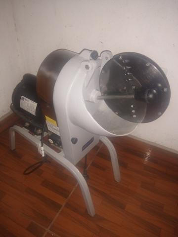 Triturador de coco e frios