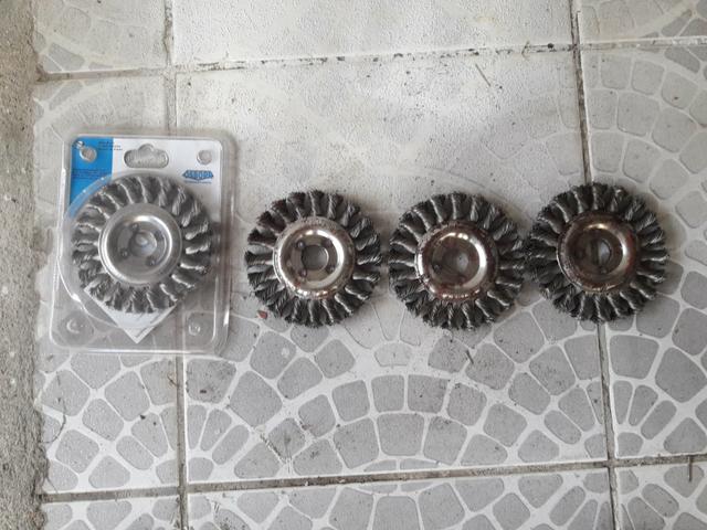 Vendo escova rotativa cel. *
