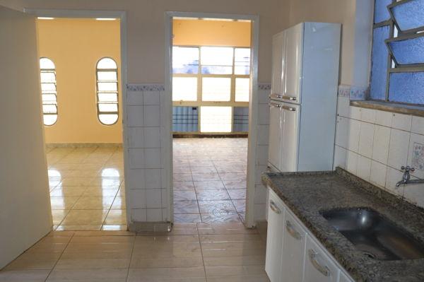 Casa com 3 quartos - Bairro Setor Aeroporto em Goiânia - Foto 11