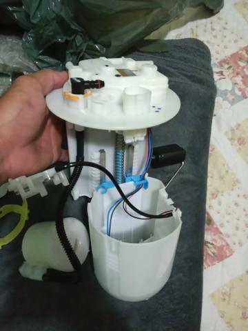 Vendo carcaça da bomba de combustível hilux - Foto 3