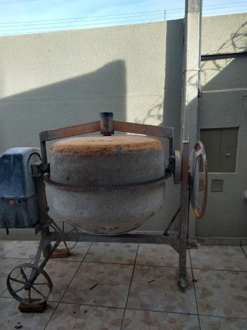 Vendo bitorneira com poucos dias de uso completa por 1.200. 400 litro - Foto 2
