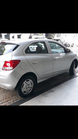 Vendo ônix 2016 LT em excelente estado - Foto 2
