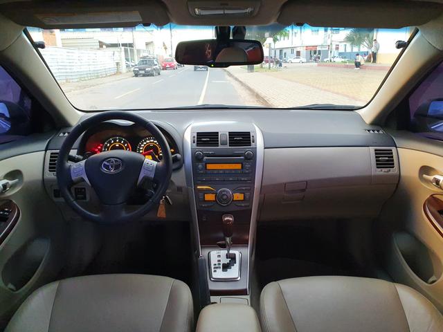 Corolla Altis 2.0 Automático - Foto 14