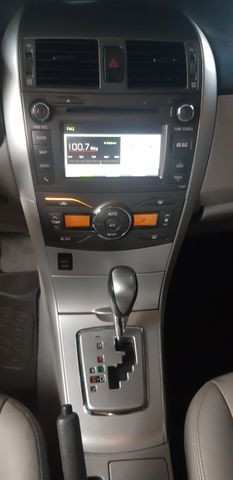 Toyota corolla xei aut 2013/2014 facilitamos sua entrada no cartao de credito - Foto 5