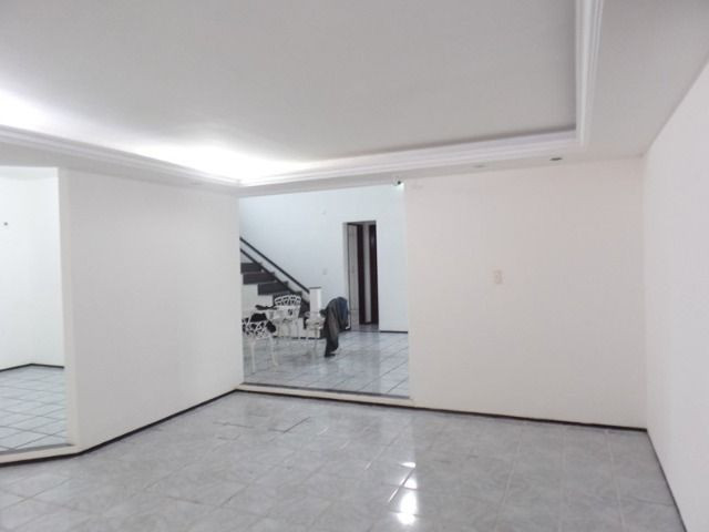 Casa duplex para locação no bairro cidades dos funcionarios, com piscina 4 suites - Foto 6