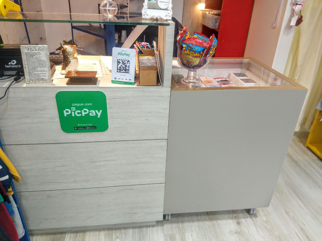 Oportunidade - Passo Loja (móveis) já decorada pronta p entrar em JCamburi ótimo aluguel