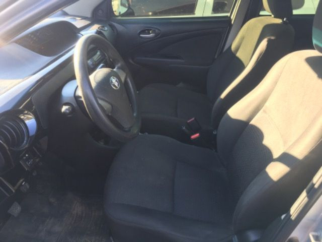 Toyota Etios 1.3 2014 - Foto 2