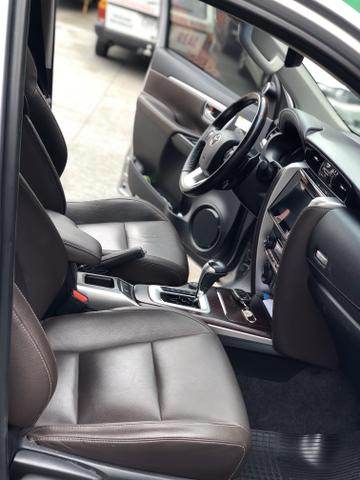 VENDO TOYOTA HILUX SW4 SRX 2016, diesel 7 lugares!! - Foto 5