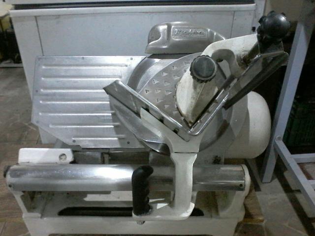 (Torra-Torra) Cortador de frios profissional disco de 26cm eletrico 220v