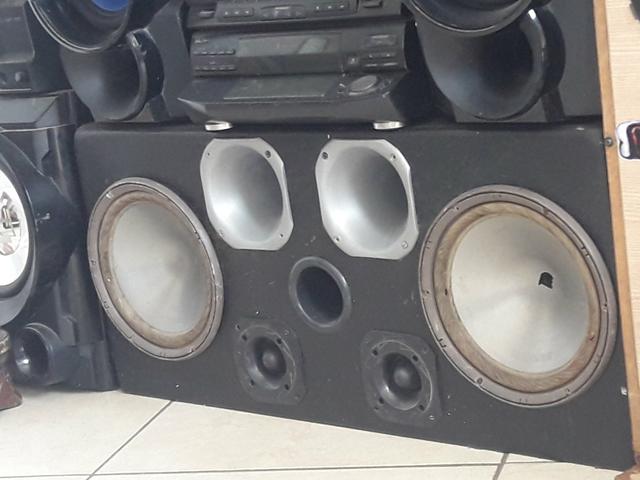 Vendo caixa com alto falante de 10 da bravox 150$ - Foto 2
