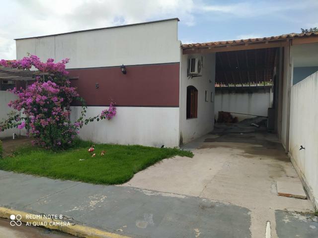 Casa em residencial fechado com area de lazer com Psicina e churrasqueira - Foto 2