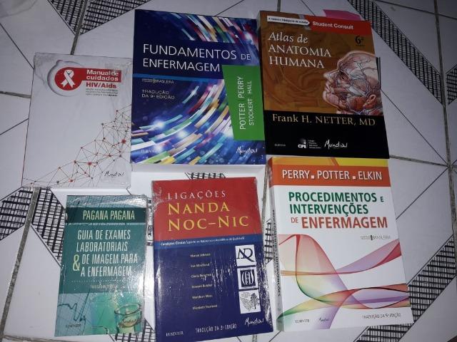 Livros de psicologia e enfermagem