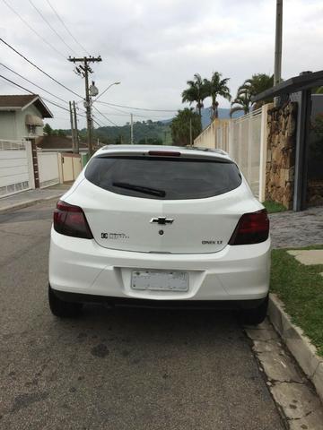 Chevrolet Onix 1.0 LT 2013 - Foto 2