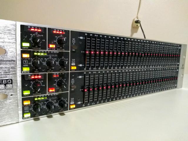 Equalizador Behringer Ultragraph Pro Fbq 6200 - Foto 4