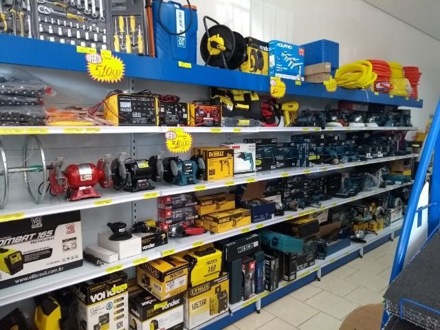 Instalações comerciais, moveis para sua loja