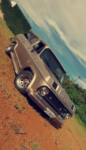 Vendo Veraneio 6 cilindros A10