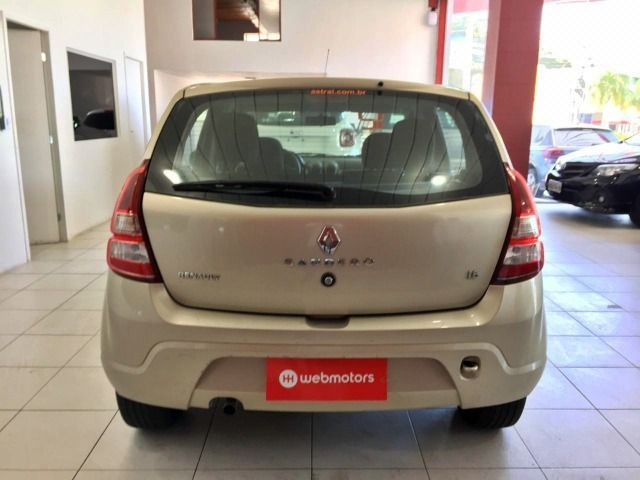 Renault Sandero Expression 1.6 - Foto 5