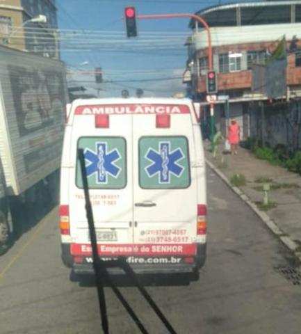 Ambulância Sprinter Básica Completa - Foto 4