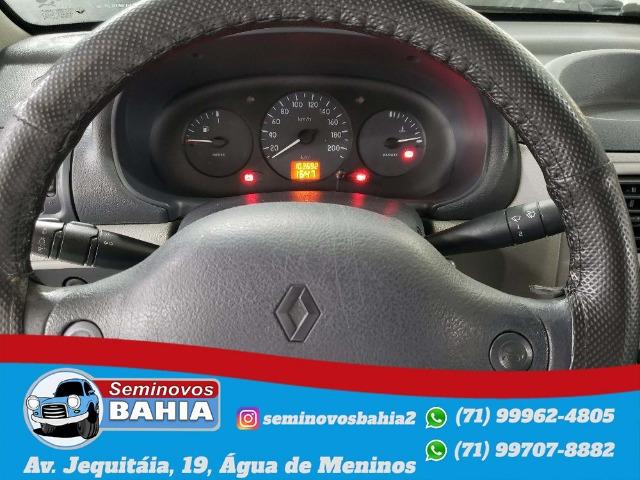 Renault Clio Sedan Authentique 1.0 Manual Gasolina 2004 - Foto 5