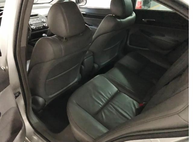 Honda Civic 1.8 lxl flex aut. 4p 2010 prata Oferta Imperdível - Foto 6