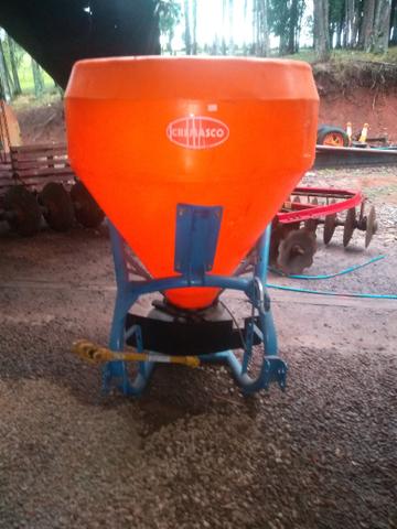Semeadeira Cremasco seedy 900 trator
