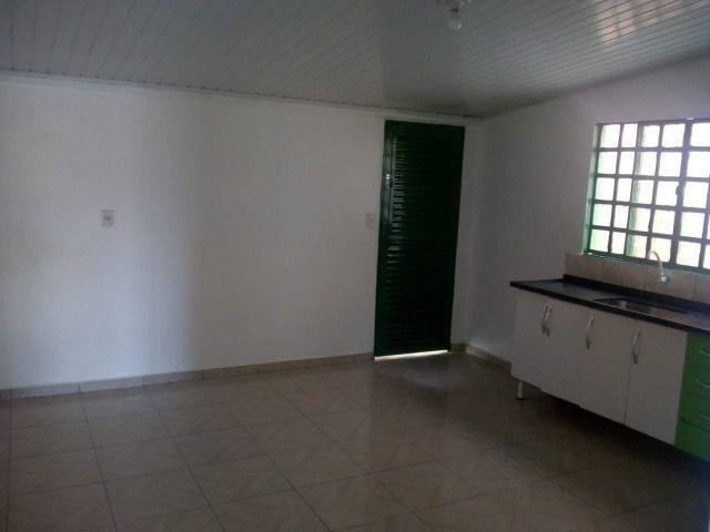 Aluga-se Ótima casa sozinha no lote em Samambaia Norte - QR 206 - Foto 2