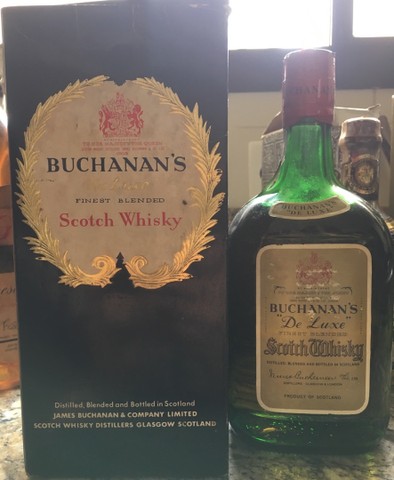 Whisky e conhaque antigos todos lacrados