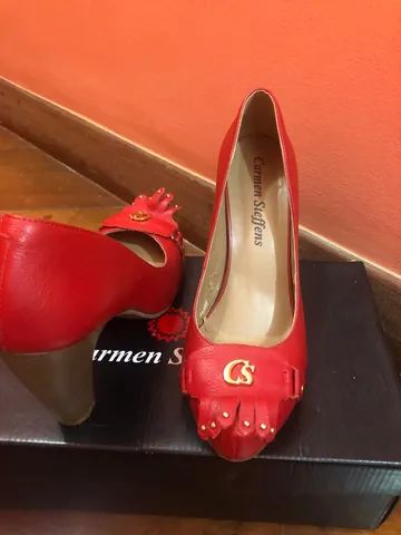 Sapato vermelho best sale carmen steffens