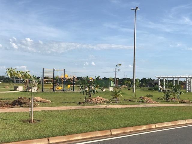 Terreno Florais Itália com 458,79m² Jardim Itália condomínio fechado - Foto 4