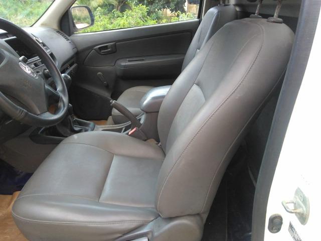 Hilux CS 2014 com Ar Condicionado - Foto 6