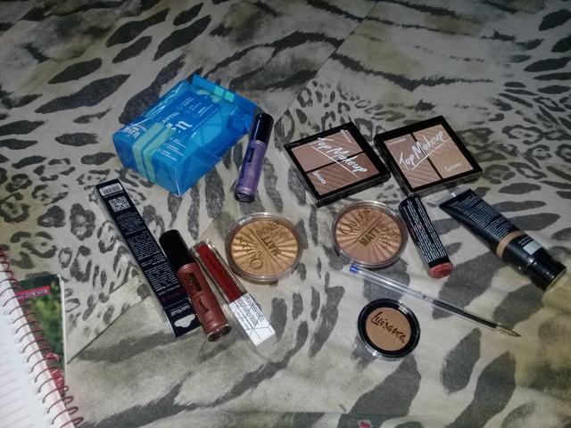 Vendo maquiagem 30 reais cada item ?