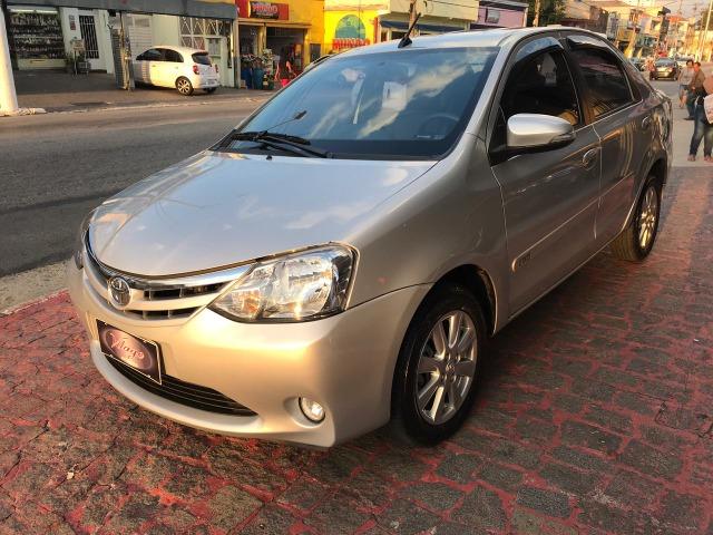 Toyota Etios sedan xls 1.5 automatico 2017 zero de entrada - Foto 6