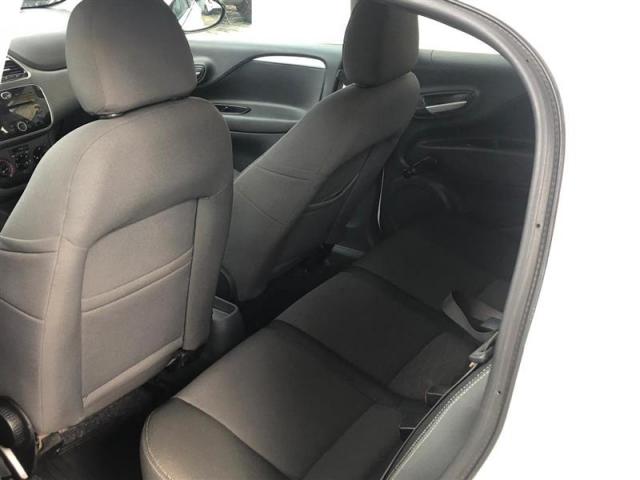 Fiat Punto 1.6 Essence 2013 - Foto 12
